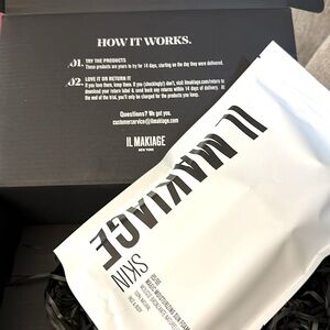 IL MAKIAGE Magic Moisturizing Sun Foam with Mitt and Kabuki Brush New Sealed